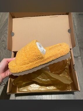 KoolaBurra by Ugg Peachee Slide Women’s Size 6